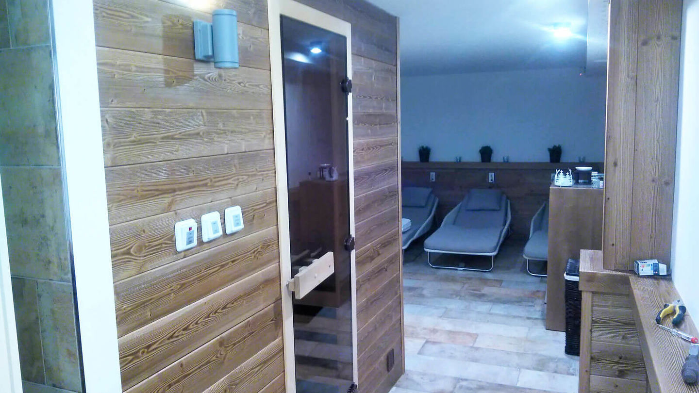 Odpočinkové ležadlá alebo lavice  |  AUNAS s.r.o.  |  Sauny a wellness   |  asauny.sk